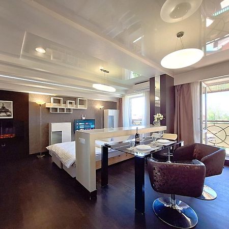 Найбільше Ліжко У Полтаві Мережа Alex Apartments Цілодобово Безконтактне Заселення Poltava Ngoại thất bức ảnh